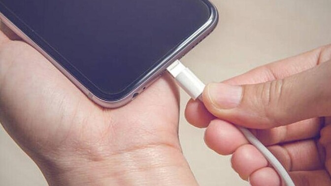 Genel olarak telefonunu şarjı kaçken prizden çıkarırsın?
