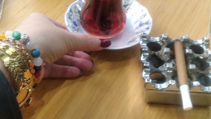Çayın yanında puro mu yoksa nargile mi daha iyi gider 🍁?