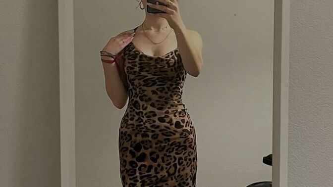 Leoparlı elbiseler güzel mi sizcee?