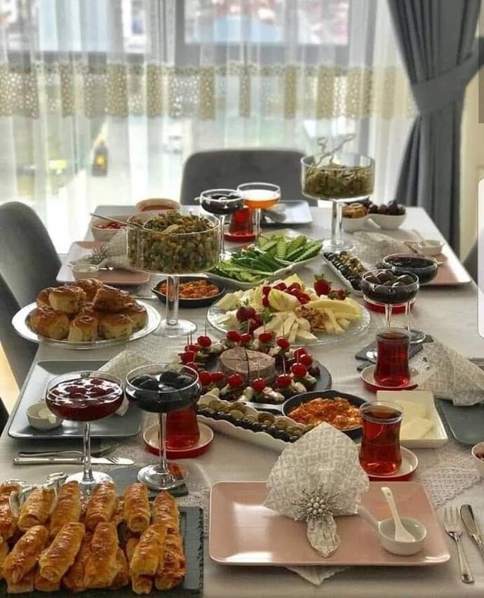 Eşiniz/Sevgiliniz sofra kurmaya ya da toplamaya yardım ediyor mu?