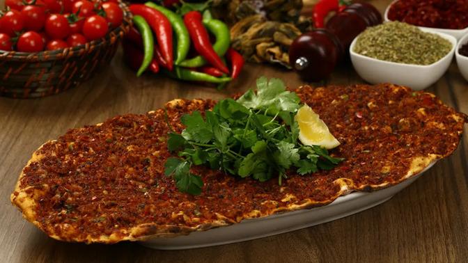 Kahvaltıda lahmacun yenir mi?