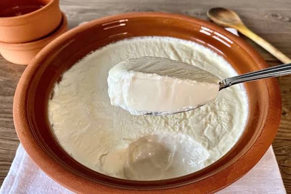 Hangi yemeğin yanında yoğurt yemeyi tercih ediyorsun?