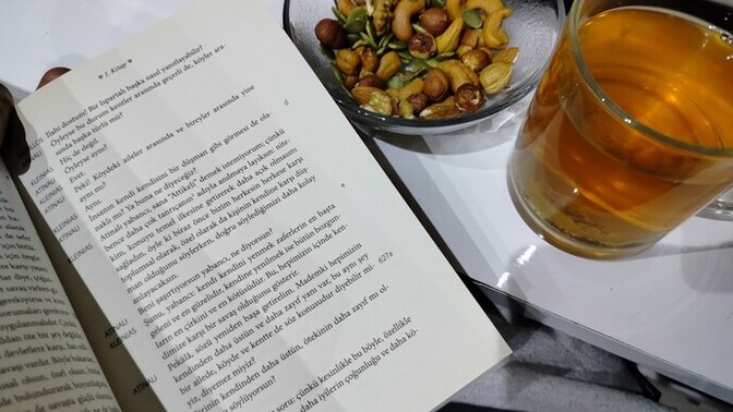 Kitabın yanında en iyi ne gider?