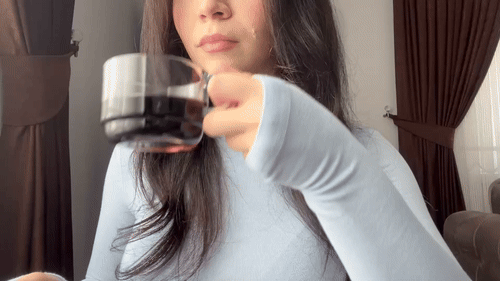 Kahveden vazgeçmeden bembeyaz bir gülüşe sahip olabilir miyim?