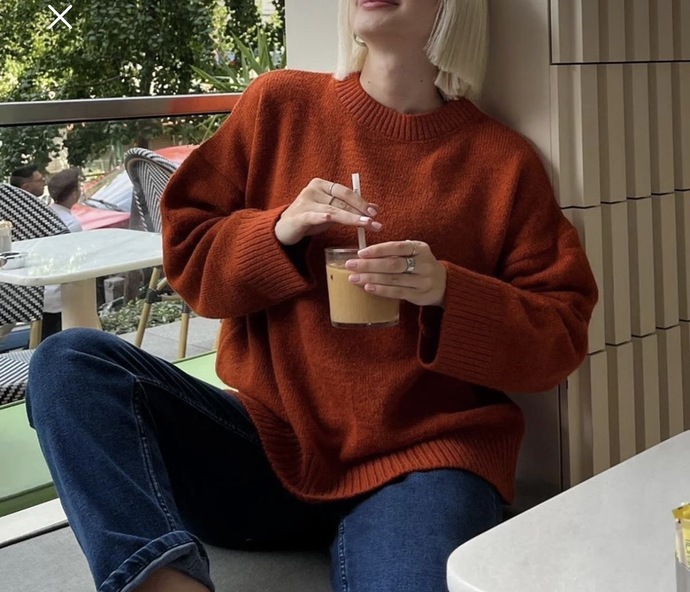 Bu kazağın rengi ve modeli nasıl?