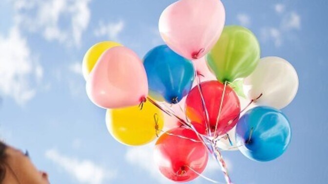 Gökyüzünde süzülecek bir balon olsaydın, hangi renk bir balon olmak isterdin?
