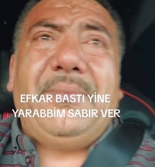Ya gerçekten hayatından memnun olan var mı?