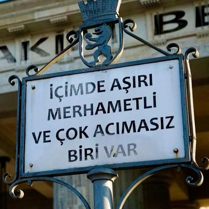 Bir insanın affedilmek için bu kadar yalvarması sizce samimiyet mi, manipülasyon mu?