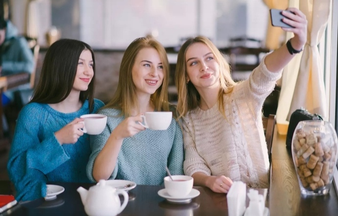 Eve gelen misafirlerinizle hatıra fotoğrafı çektirmeyi severmisiniz?