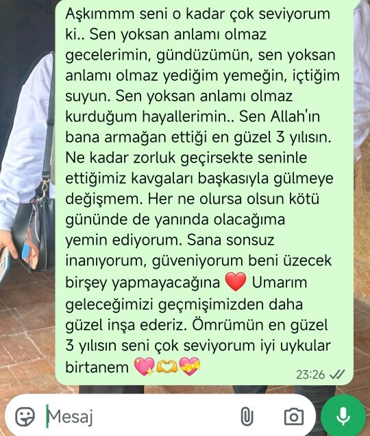 Beyler kız arkadaşınız sabah uyandığınızda böyle bir mesaj atsaydı ne hissederdiniz?