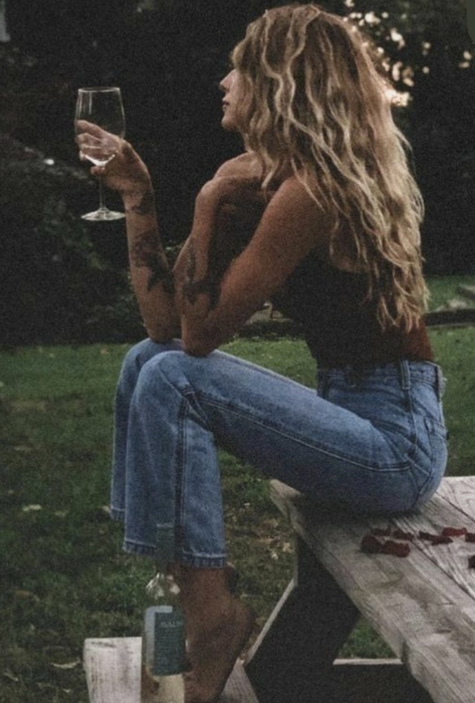 Dön diye ölüyorum amaaaaa dönmesen daha iyiiii hala çok seviyorum çok seviyorum ama sevmeseeem daha iyiii
