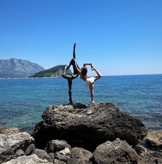 Partnerinle yoga yapmak romantik olabilir mi yoksa sıkıcı mıdır?