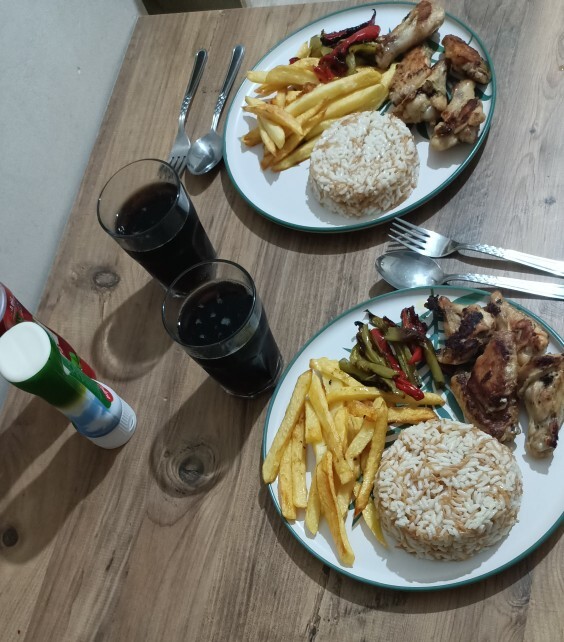 Bu saatte kim sizden yemek istese yaparsınız?