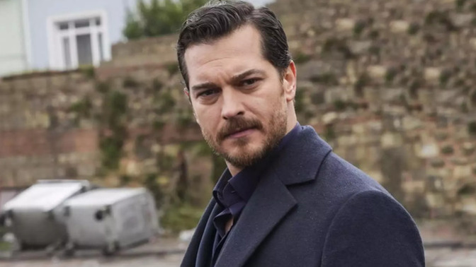 Çağatay Ulusoy sizce yakışıklı mı?