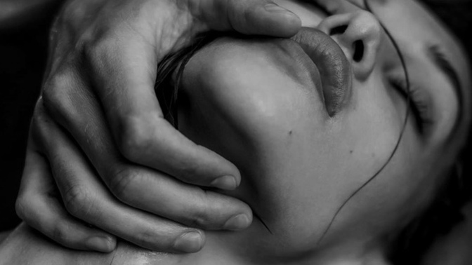 Küfür ve sertlikle süslenmeyen bir seks zevk verebilir mi?