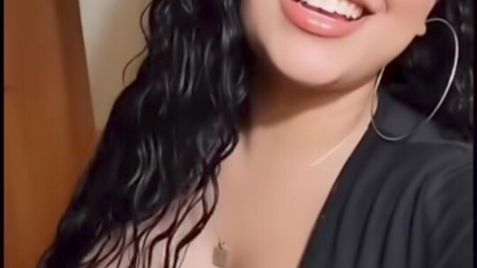 Halka küpeler çok güzel değil mi?