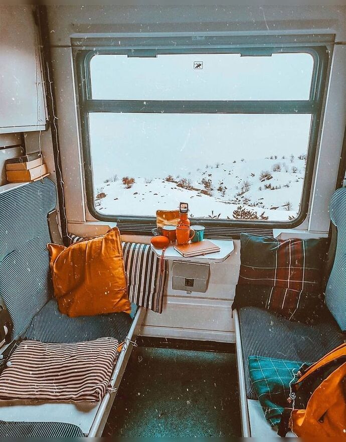 Aynı şehirde olsak. Kahve içerdik dediğiniz oldu mu?