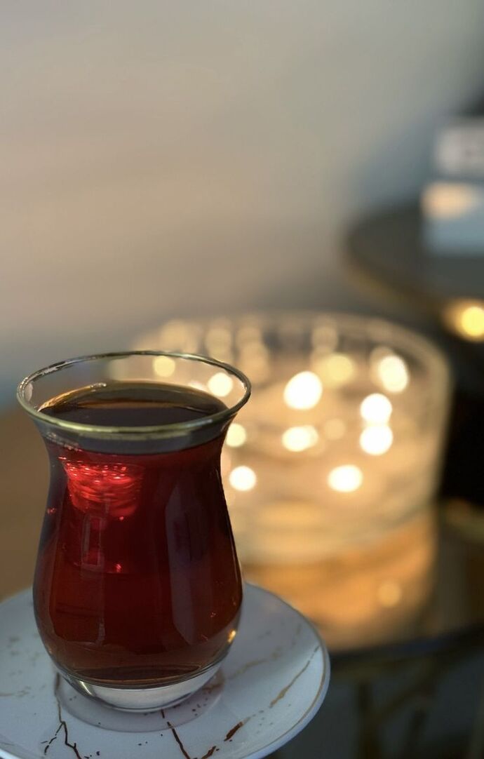 Çay var içer misiniz?