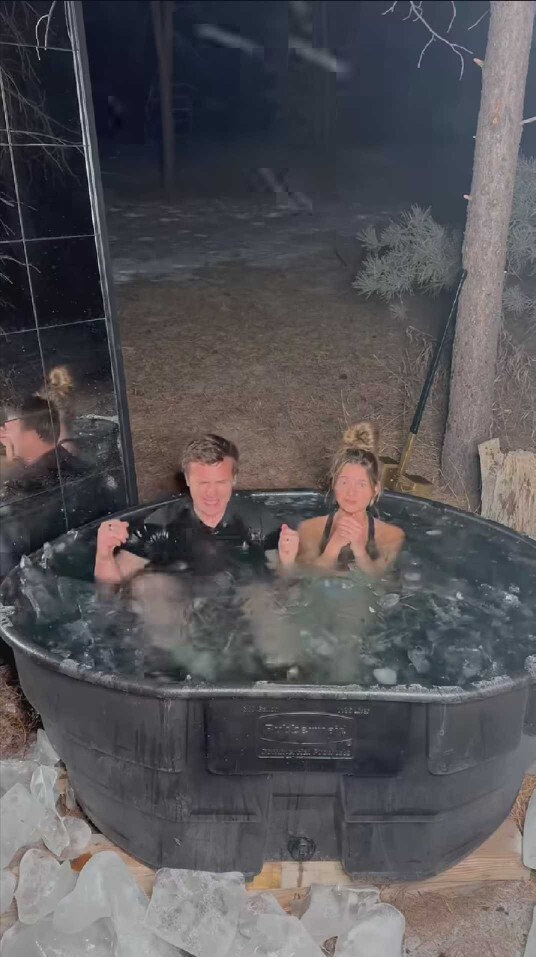 Buzlu su dolu bir küvete girmeye cesaret edebilir misin?