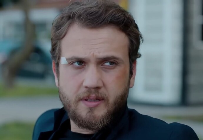 Çukur dizisin de Yamaç Koçovaliyi mı vartolu Sadettini mi daha çok sevdiniz?