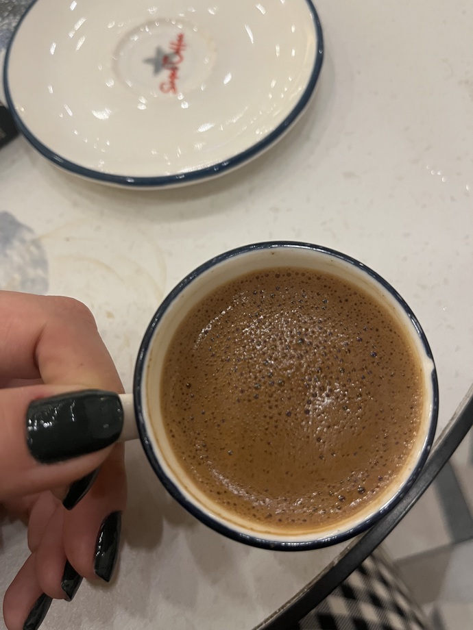 Kimlere gece kahvesi ısmarlayayım ☕️?