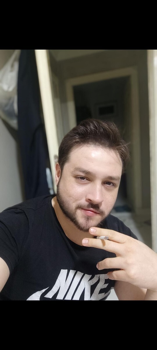 Şu meretin yaninda kahve mi, çay mi?