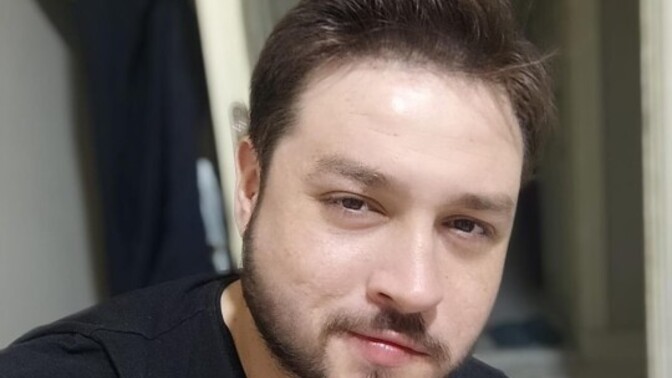 Şu meretin yaninda kahve mi, çay mi?