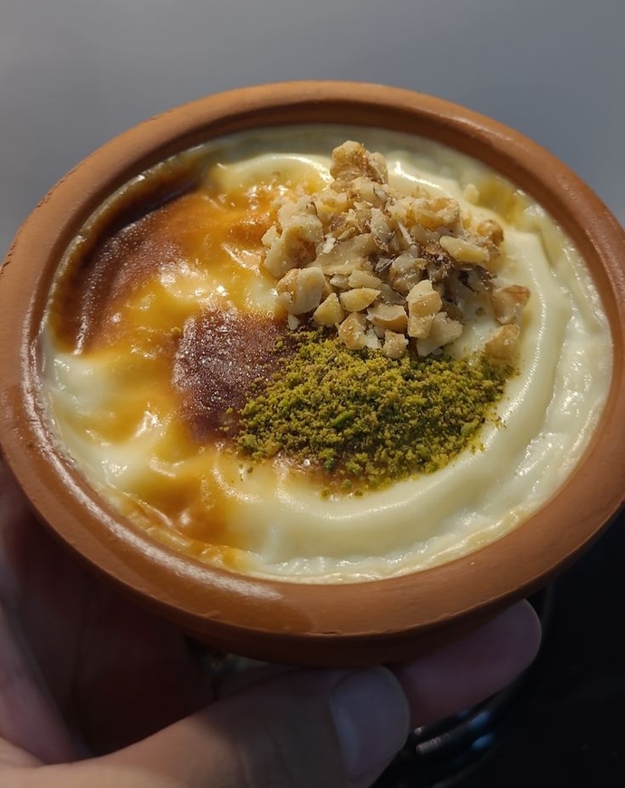 Sütlacı nasıl seversiniz? Sade mi yoksa fındıklı mı?