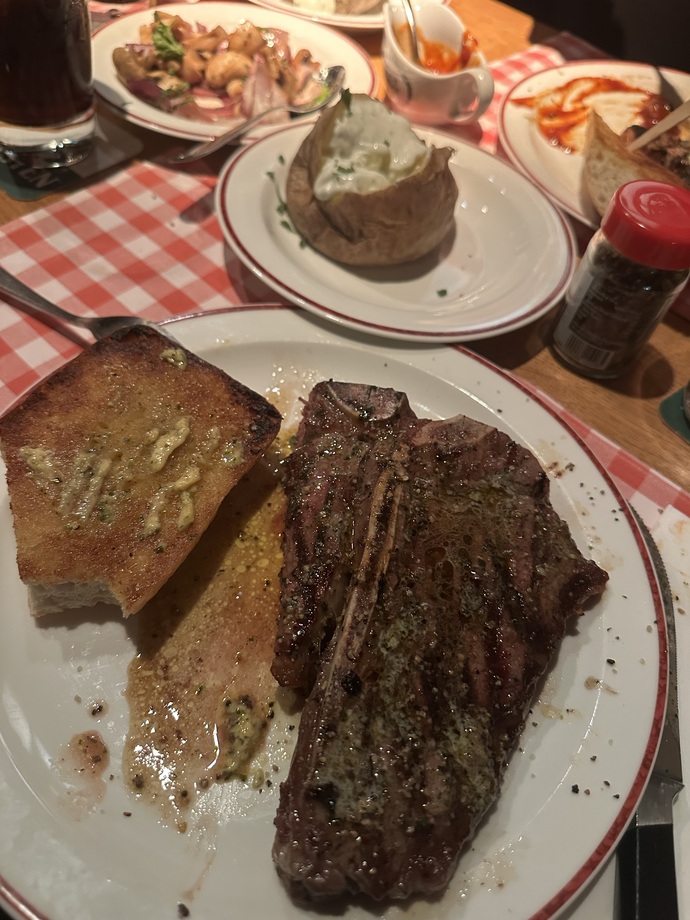 Bi parçada olsa ekmek gidecek içeri…
