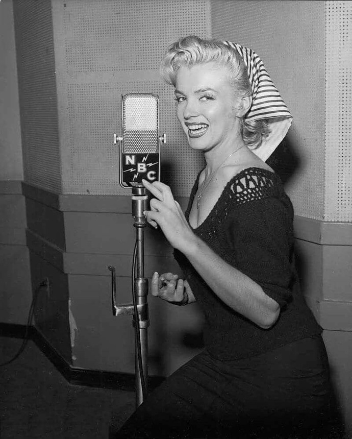 Monroe lalala diyebiliyor sadece eheh