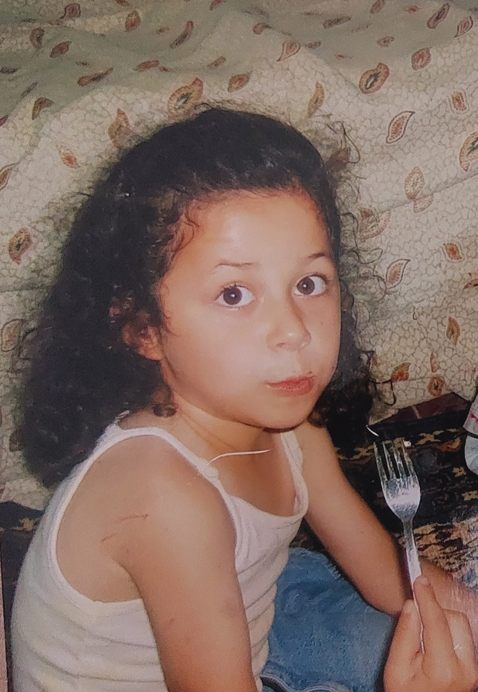 Çocukluğuna dair bir anı veya fotoğraf bırakır mısın?