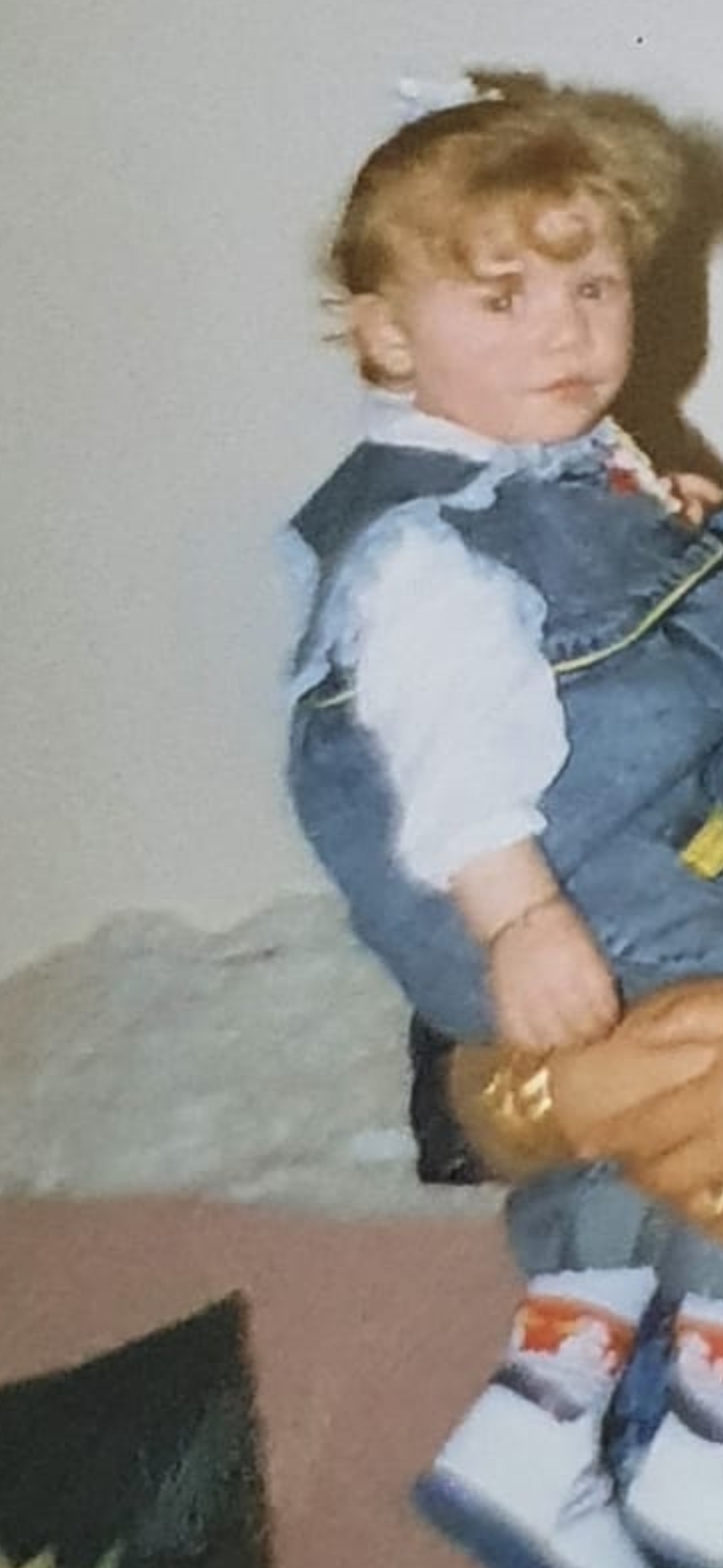 Çocukluğuna dair bir anı veya fotoğraf bırakır mısın?