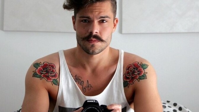 Bıyıklı erkekler çok itici görünmüyorlar mı sizce de?