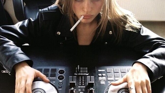 Bir etkinlikte DJ olsanız ilk hangi şarkıyı çalardınız?
