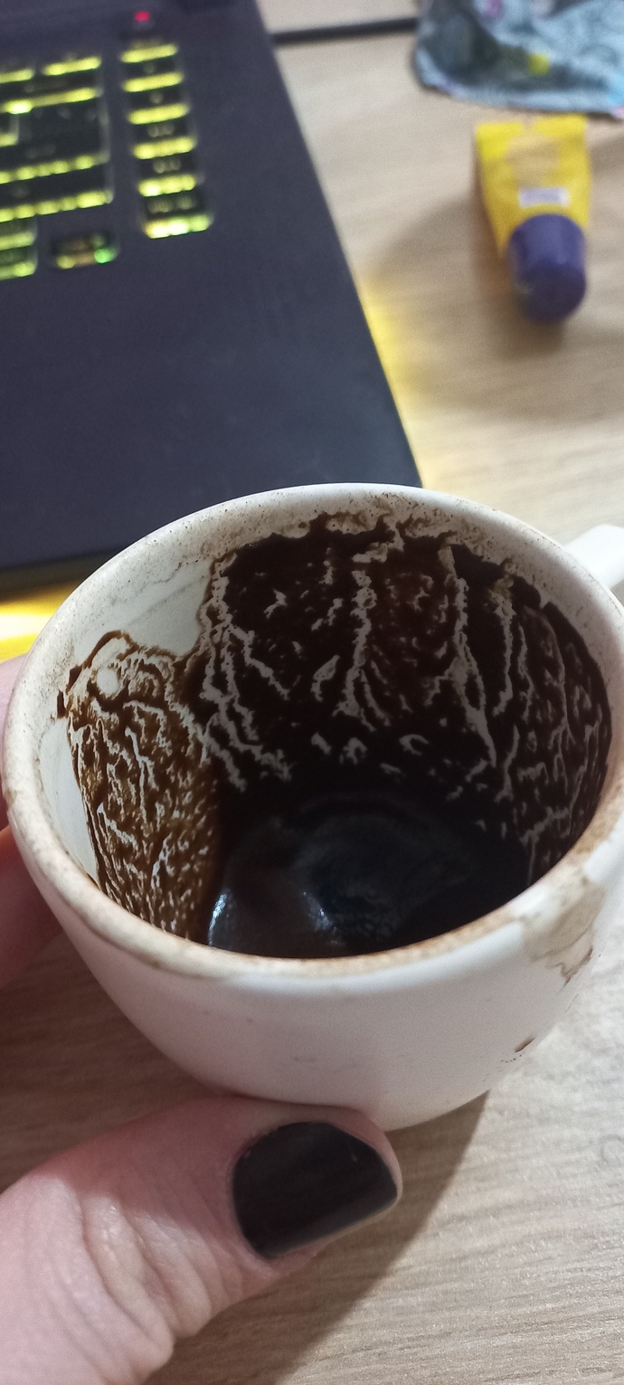 Evet, kahve falimda ne cikmis? Yuksek hisleri olanlar bakabilirmi?