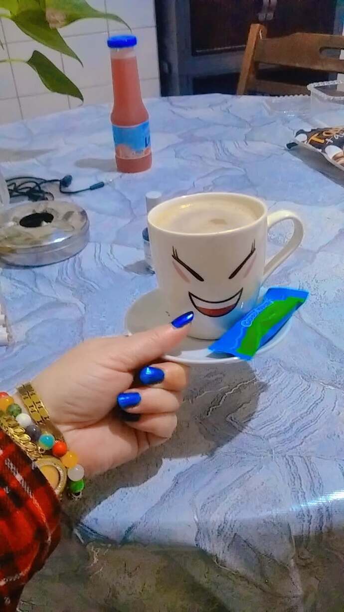 Al işte tırnağım kırıldı napıcam ben şimdi 💅?