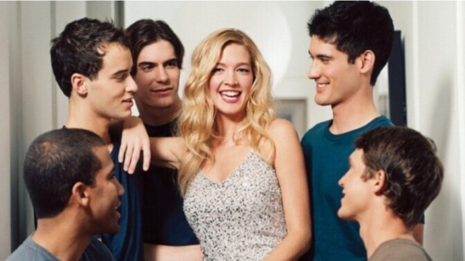 Kadinlarin mi yoksa erkeklerin mi ayni anda 1 den fazla flortu oluyor? Kadinlarin genelde en az 3 konustugu var diyorlar dogru mu?