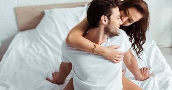 Cinselliğe kadınlar mı daha düşkün erkekler mi?