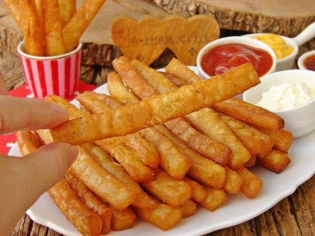 Patates kızartmasını soslu mu yoksa çıtır mı seversiniz?