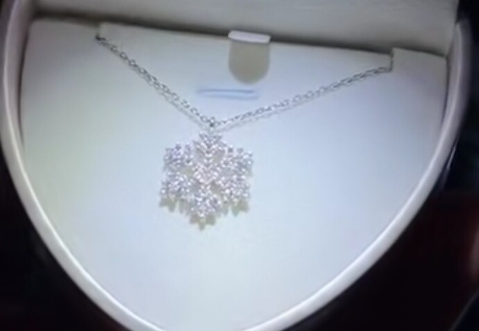 Kizlar yardim edin hangisi iyi? Kararsiz kaldım?