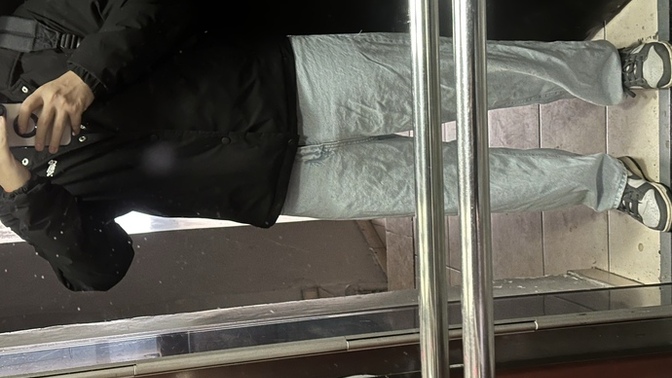 Bi türlü kilo veremiyorum çalışıyorum market de düzensiz ev market başka bi şey yok şu an abur cubur vs alıyorum stresten mi sizce?