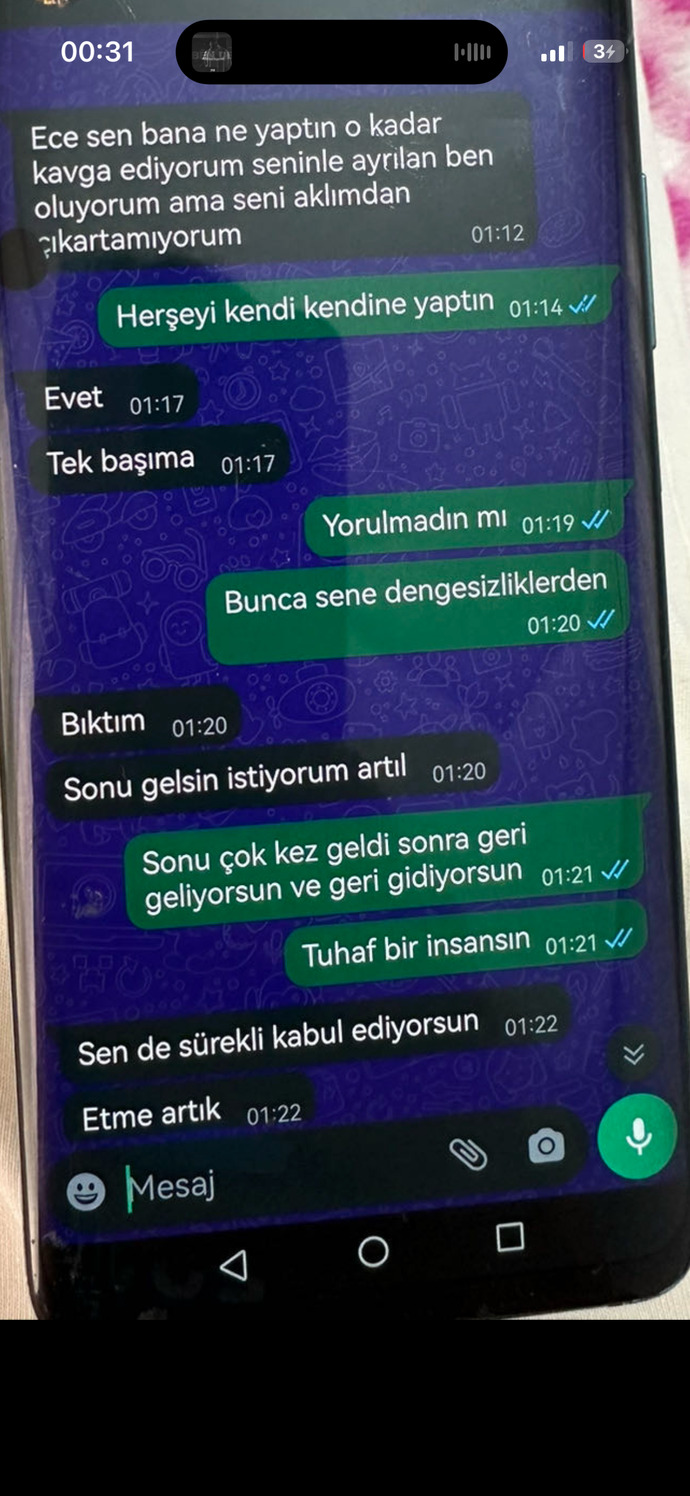 Sizce eski sevgilime çok mı ısrar etmişim 😢?