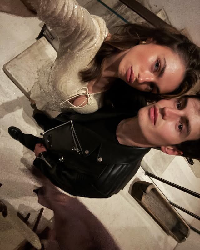 Arkadaşının sana karşı flörtöz tavırlarından rahatsız olur musun?