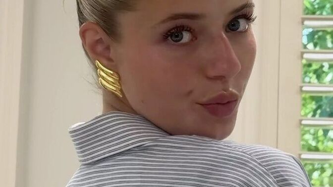 Sleek bun saç modeli güzel mi sizce?