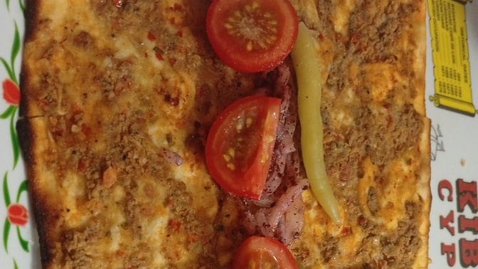 Gece kuşu ağzı boş durmayan yemek yiyen tayfa burada mı?