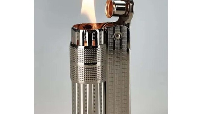Sizce Zippo çakmak mı yoksa muhtar çakmağı mı daha karizmatik?