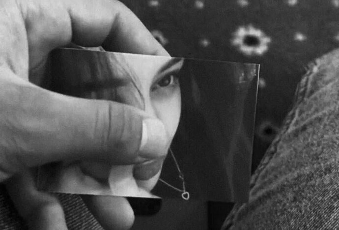 Açıp açıp fotoğraflarına baktığınız birisi oldu mu?