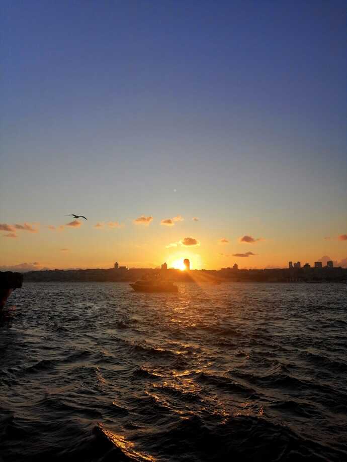Serin yaz akşamı Üsküdar da gün batımını izlemeyi özlediniz mi?