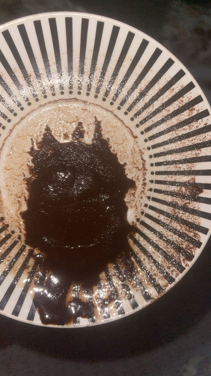 Tek aşk hayatımla ilgili fal bakar mısınız askolar?