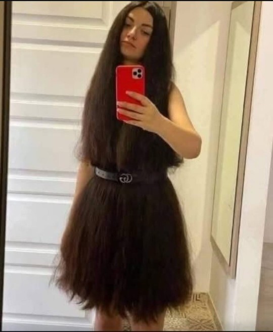 Kızlar artık çok uzun saç bırakmıyor galiba?